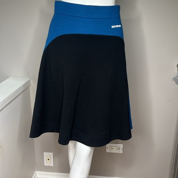 Calvin Klein 205 W39 NYC Sz 2 Knit A Line Back Zip Mini Skirt - Picture 6 of 7